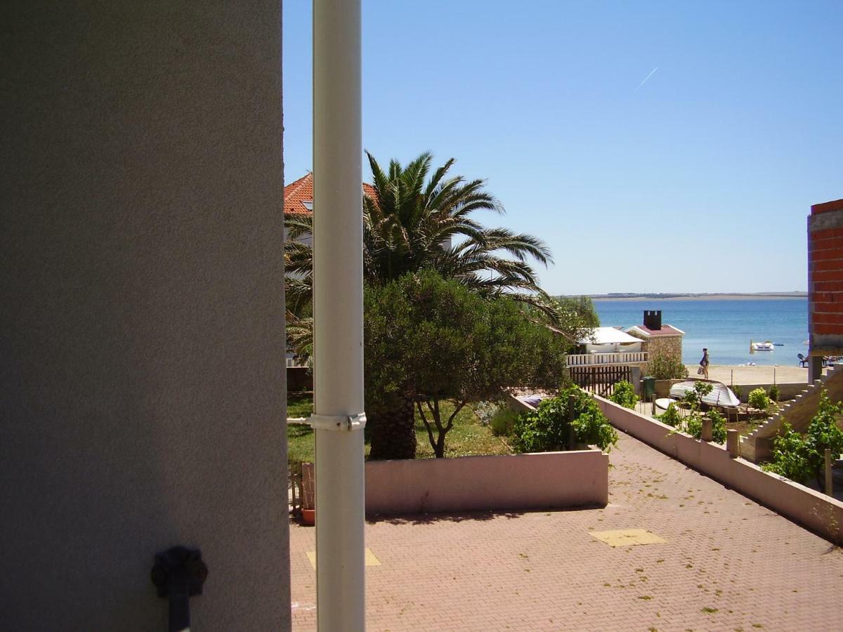 Water View Brand New Apartment, Short Stroll To Beach, Peaceful! Košljun Exteriör bild