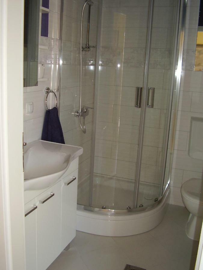 Water View Brand New Apartment, Short Stroll To Beach, Peaceful! Košljun Exteriör bild